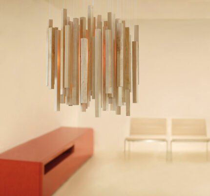 Moderne Woody Pendelleuchte aus Holz von A-Emotional Light für stilvolle Beleuchtung.