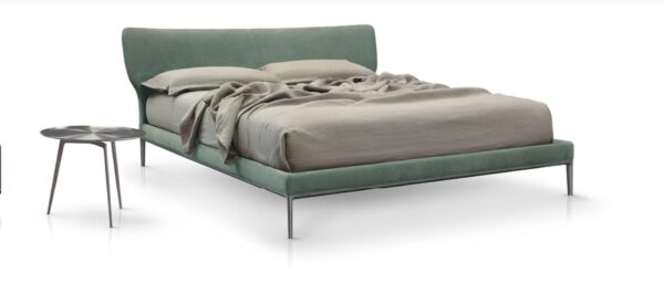 Modernes Maya Bett von Alivar in italienischem Design mit gepolstertem Kopfteil