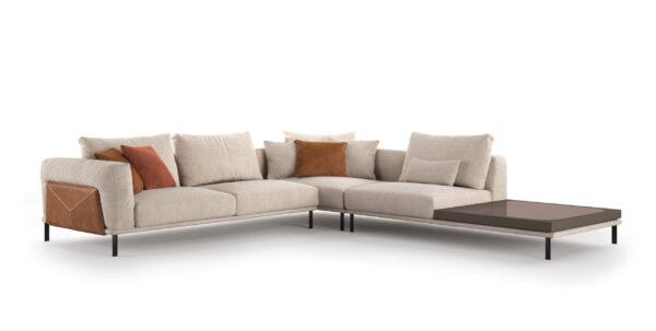 Modernes Sofa Paul von Alpa Salotti in elegantem Design für stilvolle Wohnzimmer.
