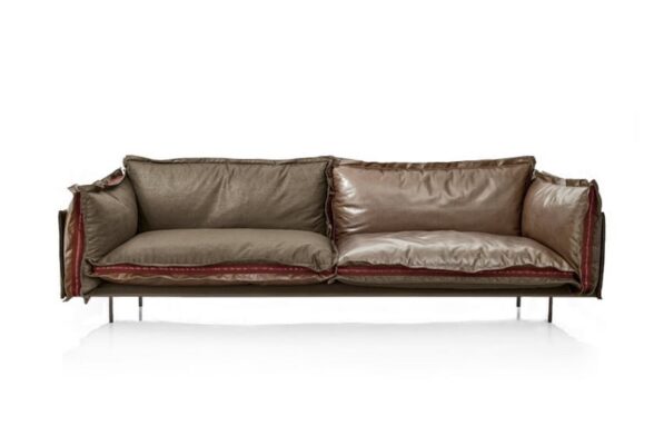 Modernes Arketipo Autoreverse Designer-Sofa mit flexibler Rückenlehne und elegantem Design.