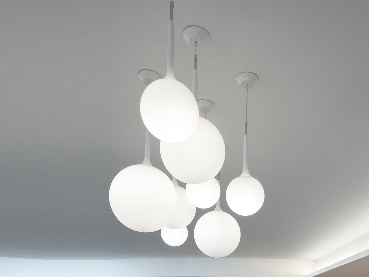 Elegante Artemide Castore Designer-Leuchten in verschiedenen Ausführungen für stilvolle Beleuchtung.
