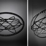 Elegante Artemide Copernico Pendelleuchte mit modernem Design und flexiblen Gelenkarmen.