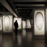 Moderne Human Kronleuchter von Arturo Álvarez - exklusive Designer-Hängeleuchte in organischer Form.