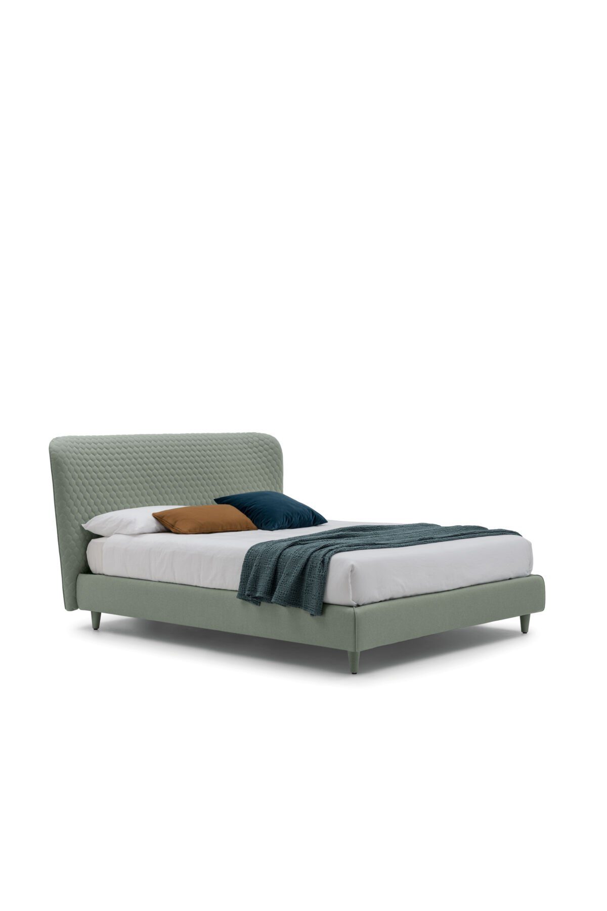 Elegantes Bolzan Coralle Polsterbett mit gepolstertem Kopfteil in modernem Design.