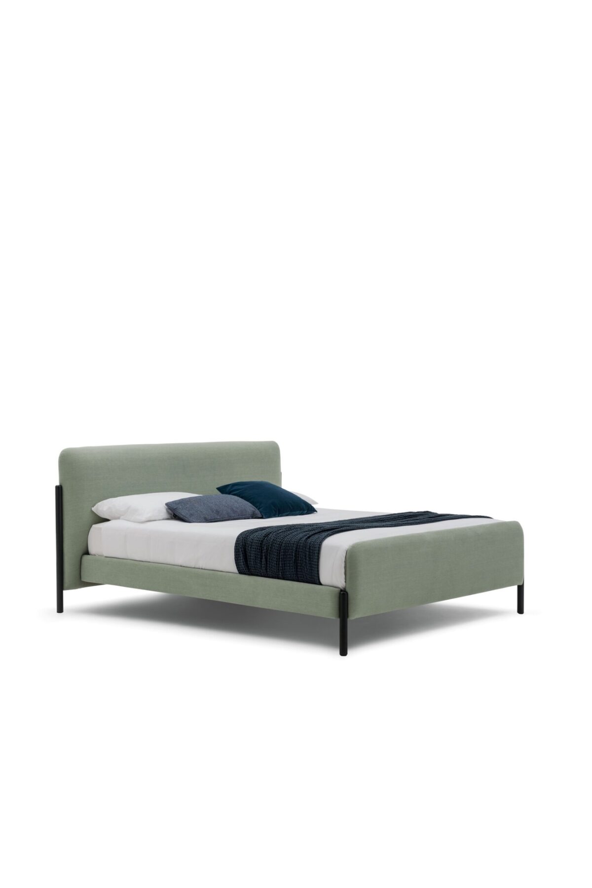 Modernes Bolzan Flag Bett mit gepolstertem Kopfteil in elegantem Design für stilvolle Schlafzimmer.