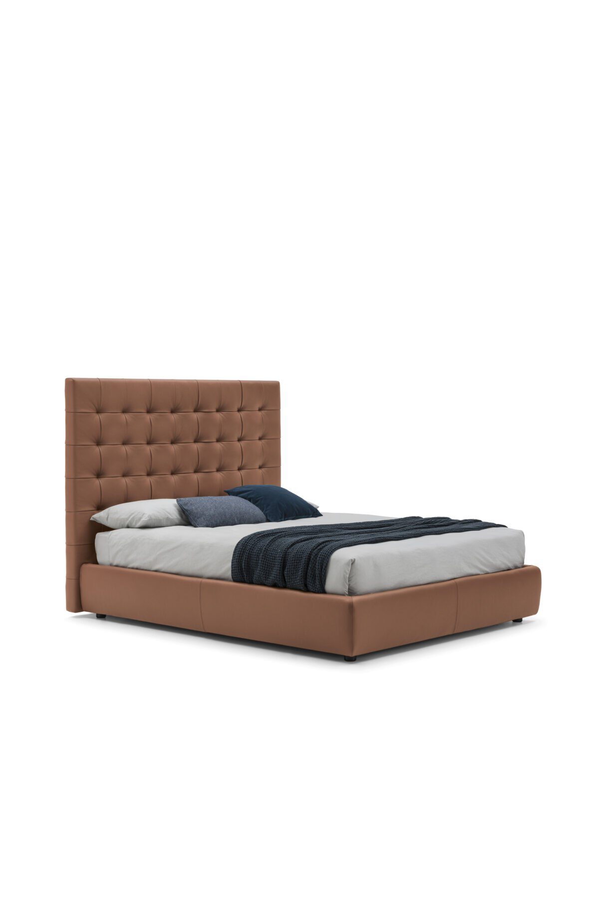 Modernes Bolzan Freedom Bett mit gepolstertem Kopfteil in elegantem Design.