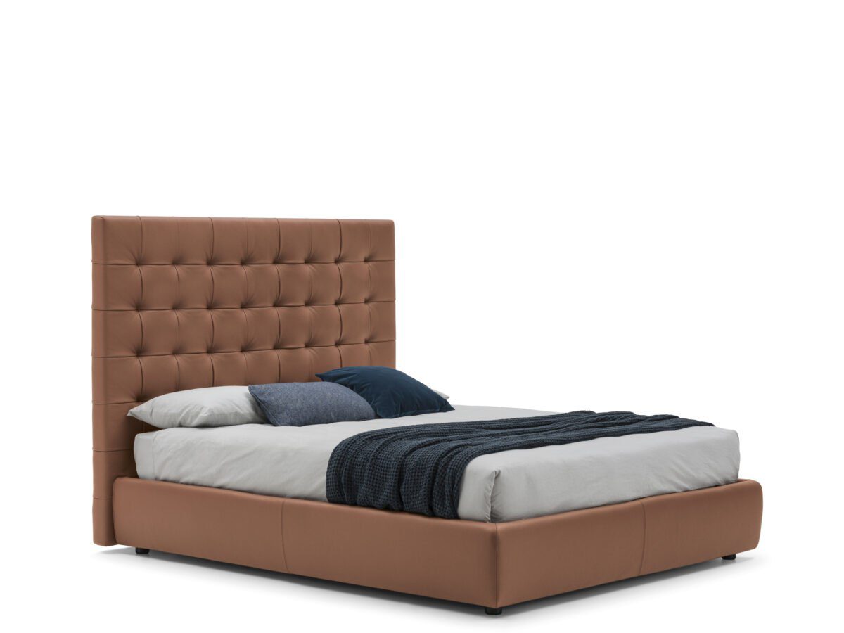 Modernes Bolzan Freedom Bett mit gepolstertem Kopfteil in elegantem Design.