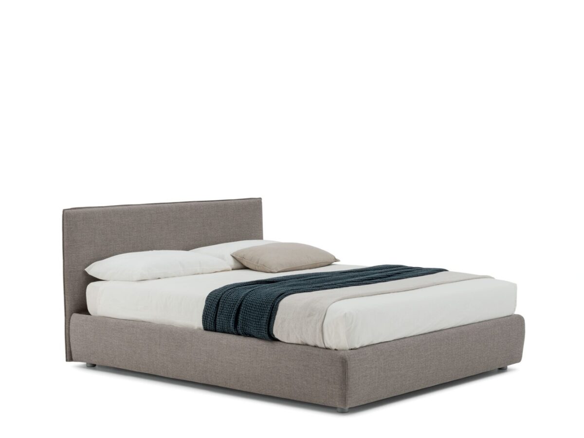 Modernes Gaya Bett von Bolzan mit elegantem Kopfteil für stilvolle Schlafzimmer.