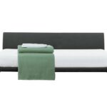 Minimalistisches Cappellini Bett, entworfen von Jasper Morrison 1991, zeitloser Designklassiker aus Italien.