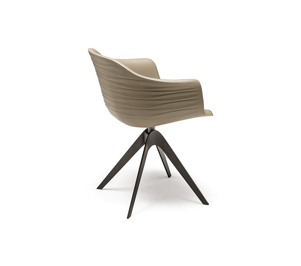 Moderner Cattelan Italia Indy Stuhl mit elegantem Design und hochwertiger Verarbeitung.
