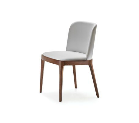 Eleganter Stuhl Magda von Cattelan Italia mit modernem Design und hochwertiger Verarbeitung.