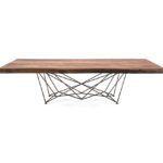 Eleganter Esstisch Gordon Wood von Cattelan Italia mit moderner Holzplatte und Designgestell.