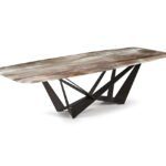 Eleganter Skorpio Esstisch mit modernem Design von Cattelan Italia.