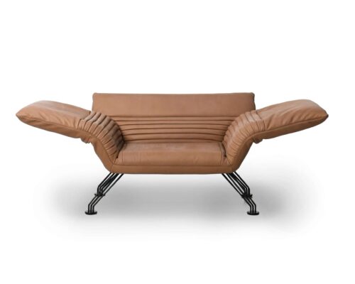 Elegantes DS-142 Sofa mit markanten Flügeln, entworfen von Winfried Totzek für De Sede.