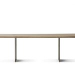 Moderner DK3 Tree Esstisch aus massivem Holz mit natürlicher Maserung.