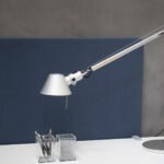 Artemide Tolomeo 6 Tischleuchte - Verstellbare Designer-Lampe mit elegantem Schwenkarm für optimale Beleuchtung.