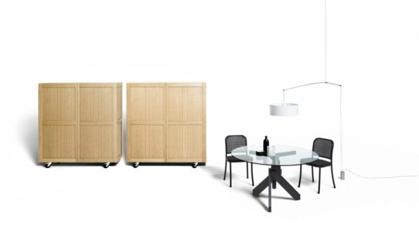 Elegante Shigeto Kommode von De Padova mit minimalistischem italienischem Design und hochwertiger Verarbeitung.