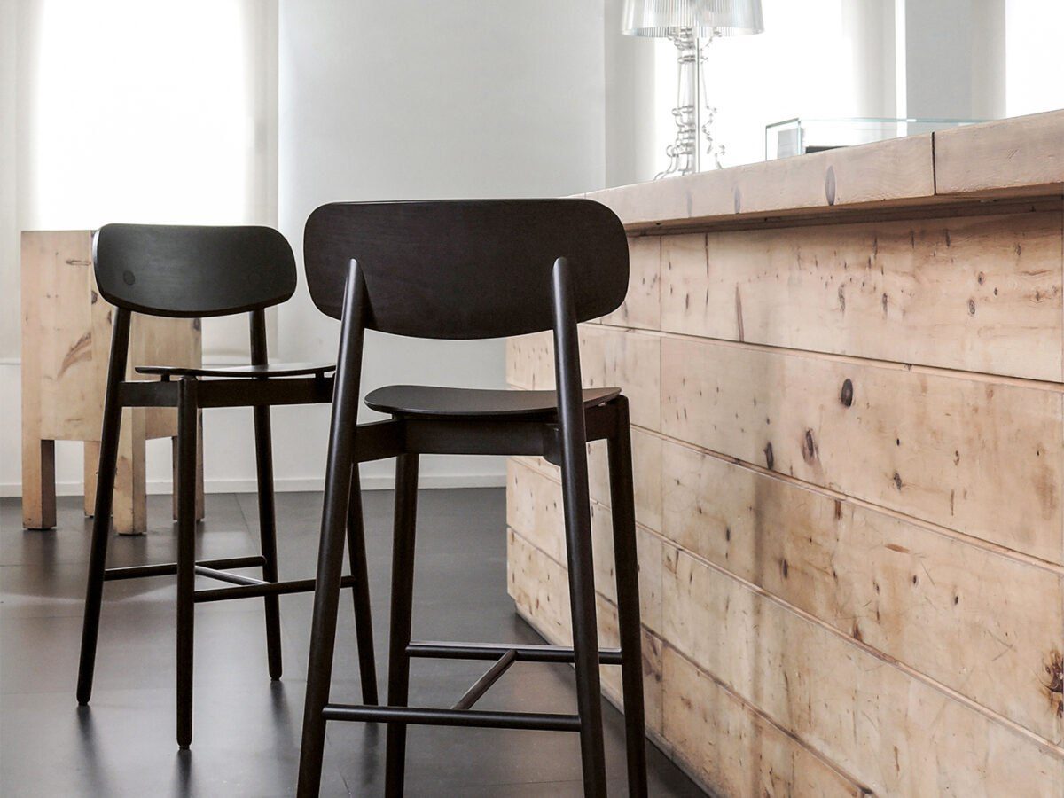 Moderner Barhocker Fizz 7 - Elegantes Design für Küche und Bar, höhenverstellbar und komfortabel.