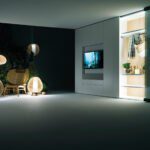 Moderner italienischer TV-Schrank von Caccaro mit elegantem Design und erstklassiger Verarbeitung.