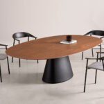 Moderner Inclass Holz-Esstisch mit elegantem Design für stilvolles Esszimmer.