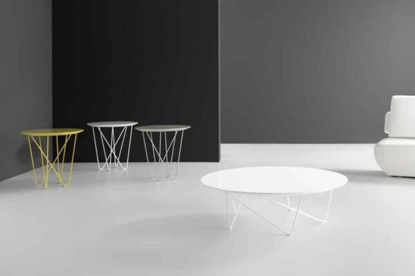 Eleganter Kendo Couchtisch Yohsi aus hellem Holz für moderne Wohnzimmer.