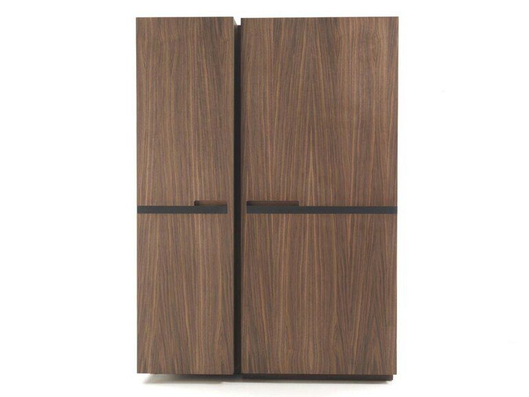 Eleganter Riva 1920 Nuit Schrank aus hochwertigem Massivholz für stilvolle Wohnräume.
