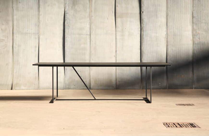 Eleganter schwarzer Mesa Nero Esstisch von Heerenhuis mit modernem Design.