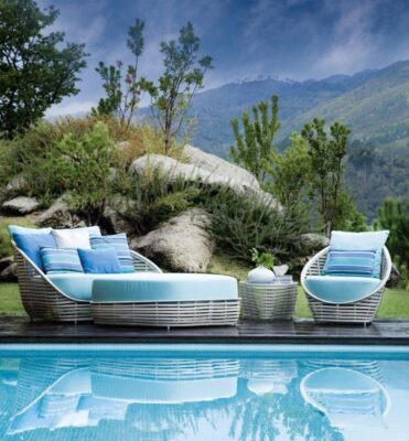 Elegantes Kenneth Cobonpue Oasis 3-Sitzer Sofa mit geflochtenem Design für modernes Wohnen.