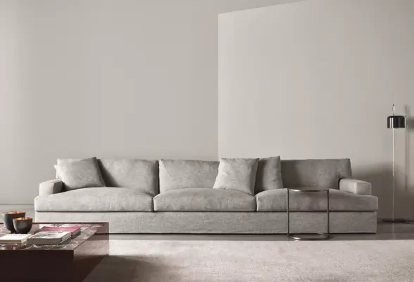 Elegantes Meridiani James 8 Designer-Sofa in zeitlosem Design für stilvolle Wohnräume.