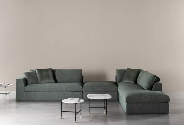 Elegantes Meridiani Louis 2 Sofa mit modernem Design und hochwertiger Polsterung.
