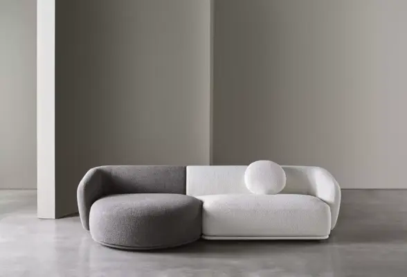 Elegantes Meridiani Rene 8 Designer-Sofa mit modernem Design und hochwertiger Verarbeitung.