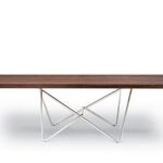 Exklusiver Piano Designertisch von Riva 1920 aus massivem Holz mit eleganter Tischplatte.