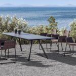 Fischer Möbel Wing Gartenstuhl und Tisch aus wetterfestem Material für moderne Terrassen.