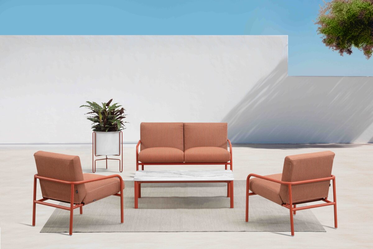 Modernes Pilar Sofa von Gaber in elegantem Design für stilvolle Wohnräume.