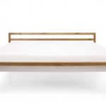 Gemütliches Schlafzimmer mit elegantem Bett und modernen Möbeln in stilvollem Design.