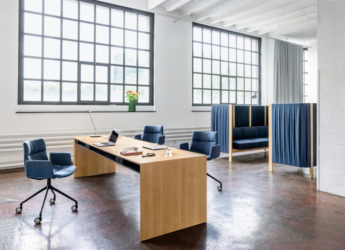 Girsbeger Schreibtisch La Punt Bench 2
