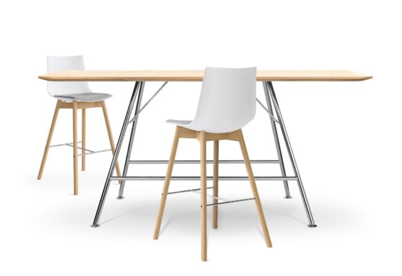 Moderner Girsberger Aiko High Stehtisch mit schlankem Design für Büro und Besprechungsräume.