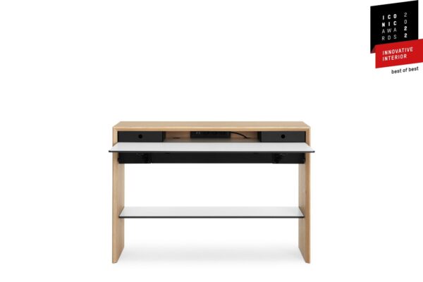 Moderner Girsberger La Punt Bench Schreibtisch mit minimalistischem Design für zeitgemäße Büroeinrichtung.