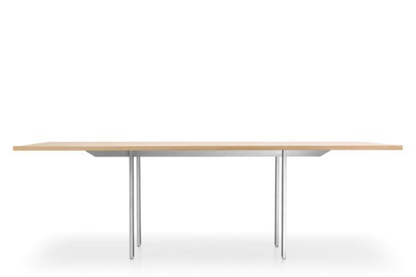 Moderner Girsberger Adapt 15 Bürotisch mit ergonomischem Design für produktives Arbeiten im Büro.