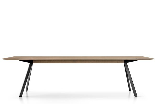 Moderner Girsberger Barra Esstisch mit elegantem Design für stilvolle Esszimmer.