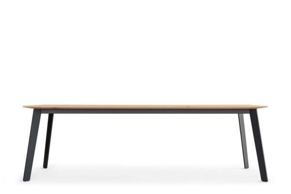 Moderner Girsberger Linar Tisch mit elegantem Design für Büro und Wohnbereich.