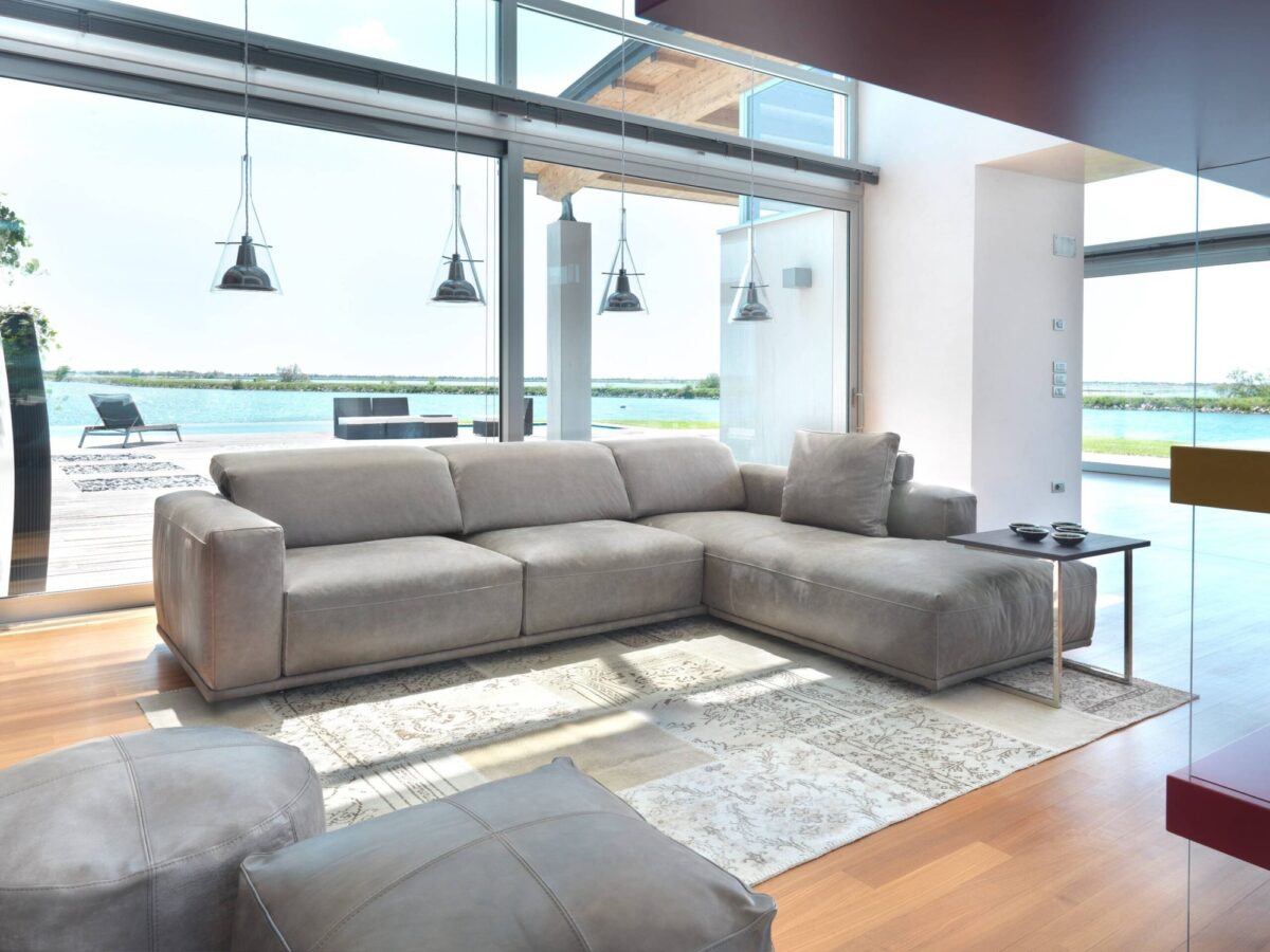 Modernes Gyform Focus 3 Sofa in stilvollem Design für zeitgemäße Wohnräume.