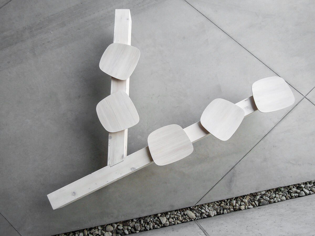 Bedont Bank historisches Fachwerkgebäude mit kunstvollen Holzverzierungen und traditioneller deutscher Architektur.