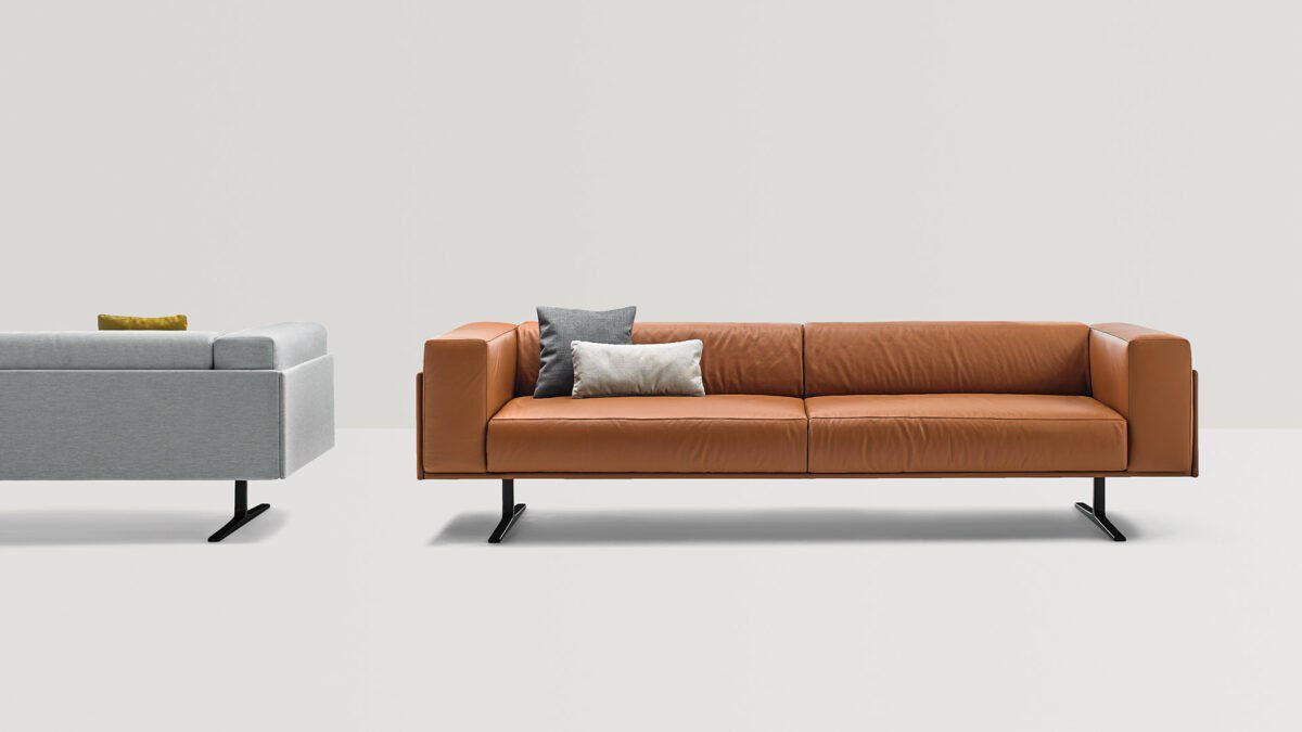 Modernes Marcus Sofa von Inclass mit zeitlosem Design und hochwertiger Verarbeitung.