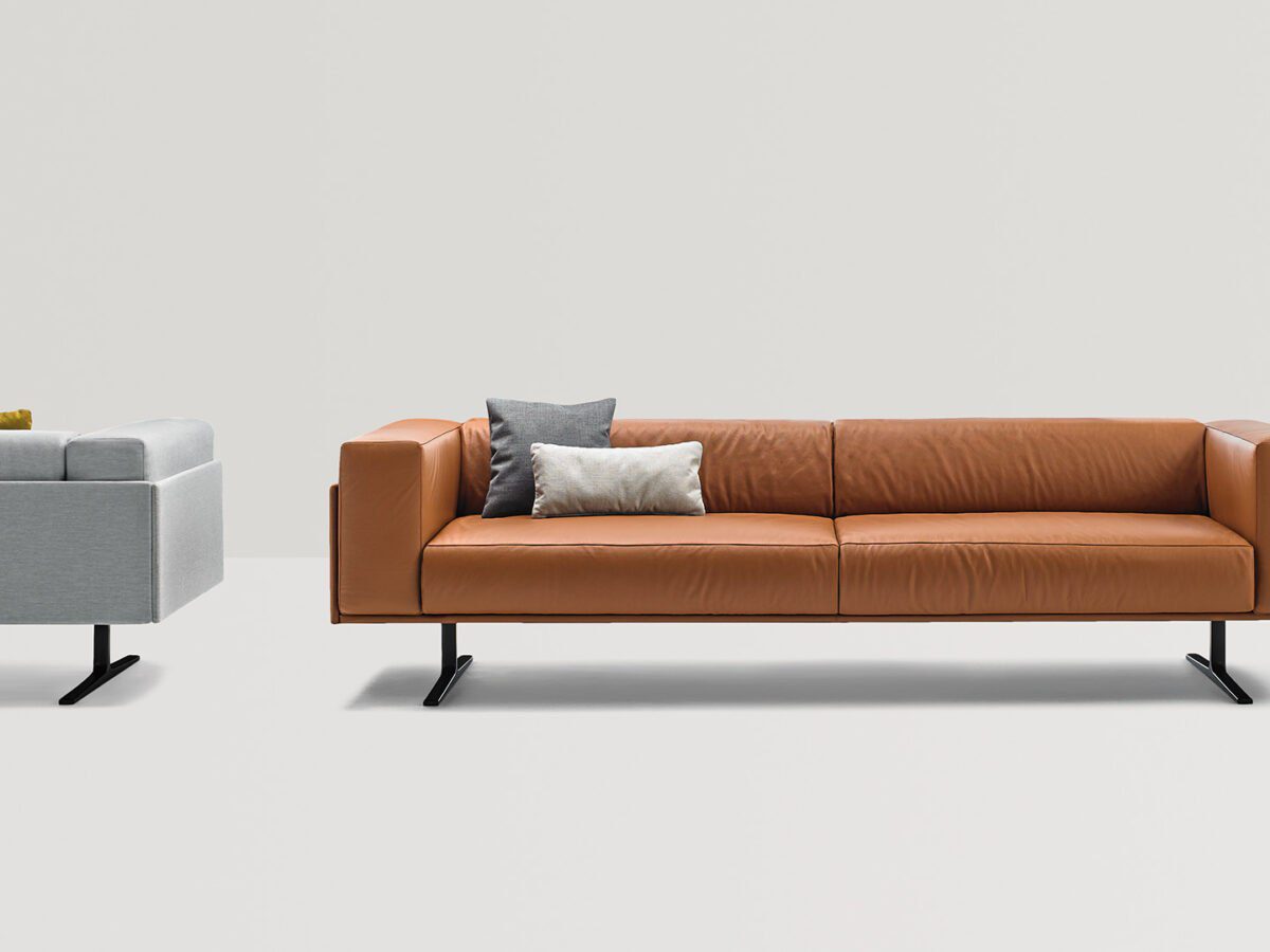 Modernes Marcus Sofa von Inclass mit zeitlosem Design und hochwertiger Verarbeitung.