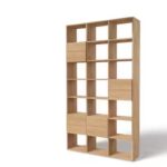 Modernes Javorina Flexiklon Wandregal aus Holz für stilvolle Wohnraumgestaltung.