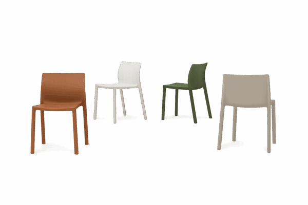 Moderner LP Designerstuhl von Kristalia in elegantem Schwarz