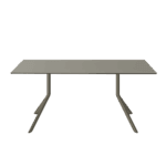 Moderner Kristalia Oops Esstisch mit minimalistischem Design für stilvolle Esszimmer.