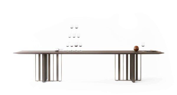 Moderner Lema Shade Esstisch mit elegantem Design für stilvolle Wohnräume.