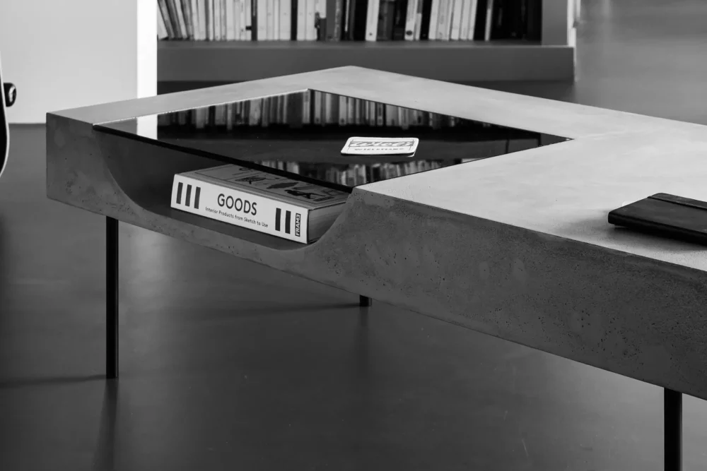 Moderner Beton-Couchtisch Curb mit minimalistischem Design von Lyon Béton für stilvolle Wohnzimmer.